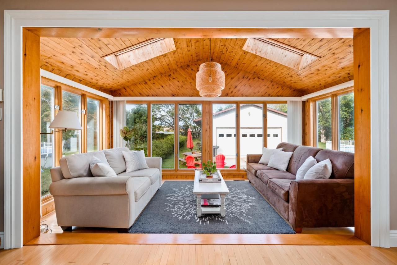 Sunroom On Maple Picton Exterior photo