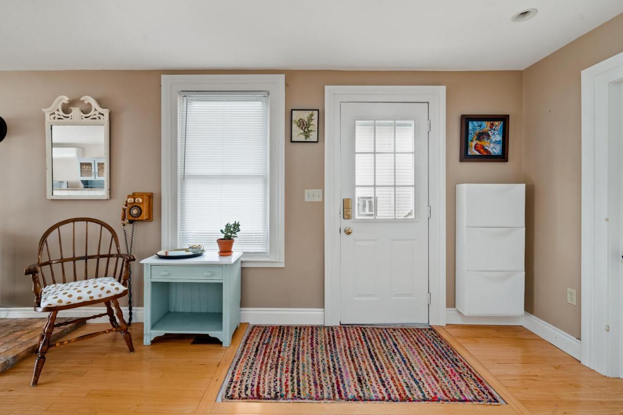 Sunroom On Maple Picton Exterior photo