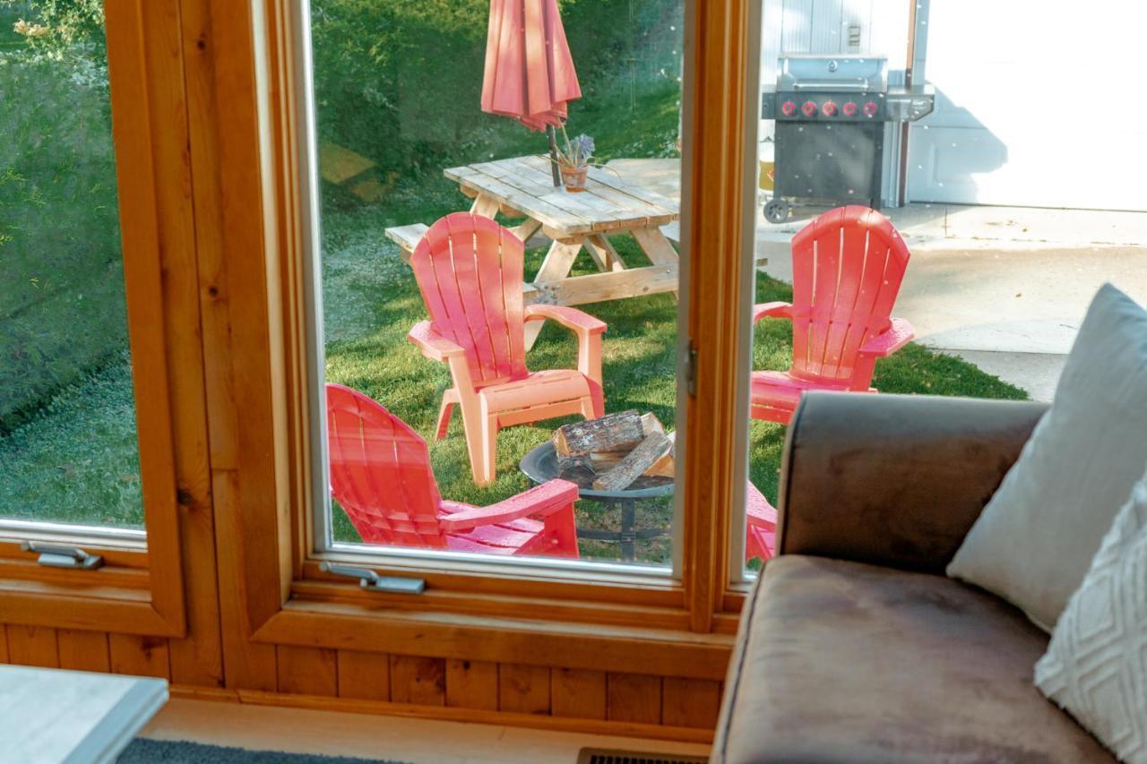 Sunroom On Maple Picton Exterior photo